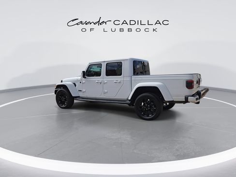 Used 2022 Jeep Gladiator Overland AWD/4WD image 7