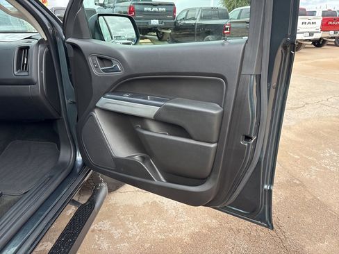 Used 2017 Chevrolet Colorado LT w/ LT Convenience Package image 25