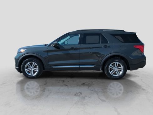 Used 2023 Ford Explorer XLT w/ Equipment Group 202A AWD/4WD image 5
