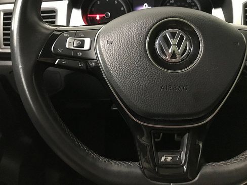 Used 2019 Volkswagen Atlas SE FWD image 24