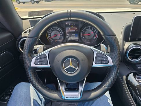 Used 2018 Mercedes-Benz AMG GT Roadster image 10