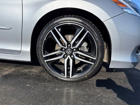 Used 2016 Honda Accord Touring image 13