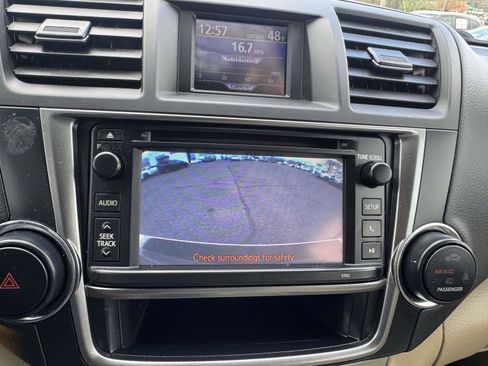 Used 2013 Toyota Highlander Plus image 29