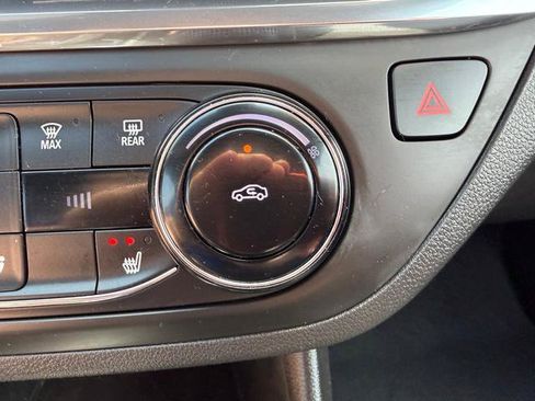 Used 2025 Buick Envista Preferred w/ Convenience I Package FWD image 21