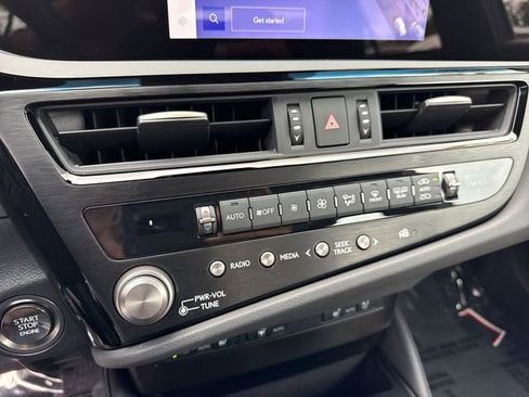 Used 2025 Lexus ES 350 w/ Premium Package FWD image 19