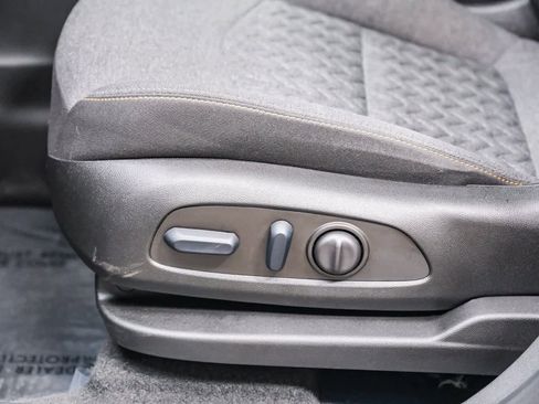 Used 2023 Chevrolet Equinox LT image 23