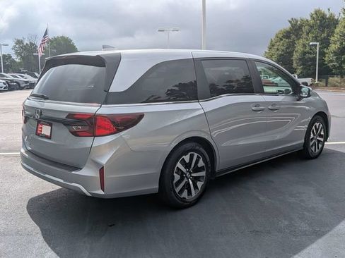 Used 2025 Honda Odyssey EX-L image 3