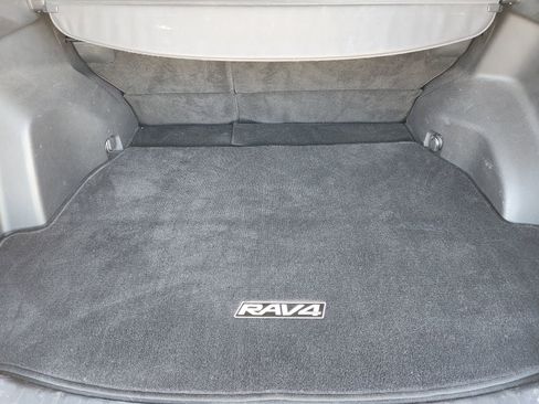 Used 2019 Toyota RAV4 XLE image 36