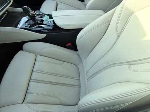 Used 2023 BMW 540i w/ M Sport Package RWD image 4