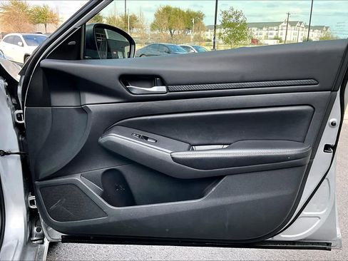 Used 2024 Nissan Altima 2.5 SV image 26