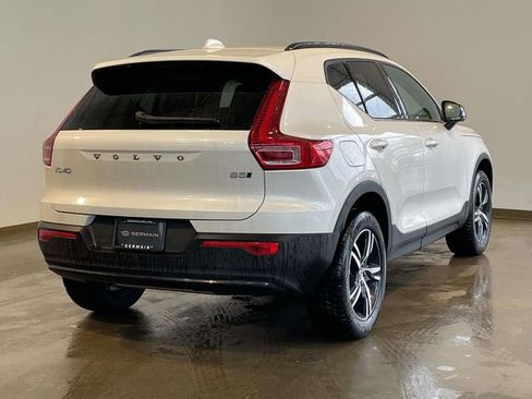 New 2026 Volvo XC40 B5 Core w/ Climate Package AWD/4WD image 4