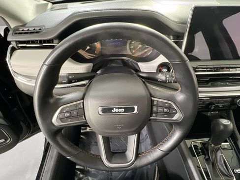 Used 2022 Jeep Compass Limited w/ Sun and Sound Group image 11