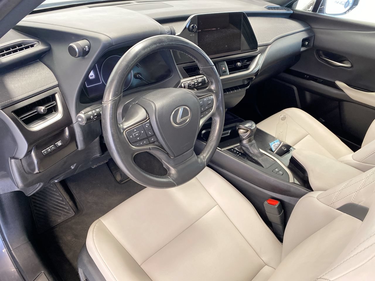 Used 2023 Lexus UX 250h FWD w/ Accessory Package (Z1) image 20