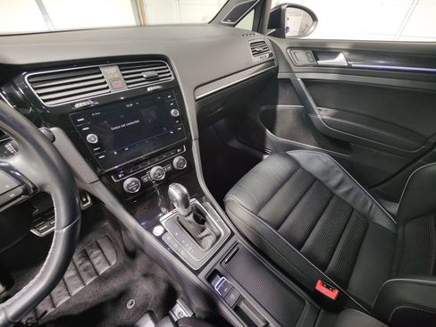 Used 2019 Volkswagen Golf R 4-Door image 32