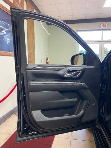 Used 2023 GMC Yukon XL SLT AWD/4WD image 8