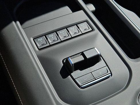 New 2026 GMC Sierra 2500 Denali Ultimate AWD/4WD image 19
