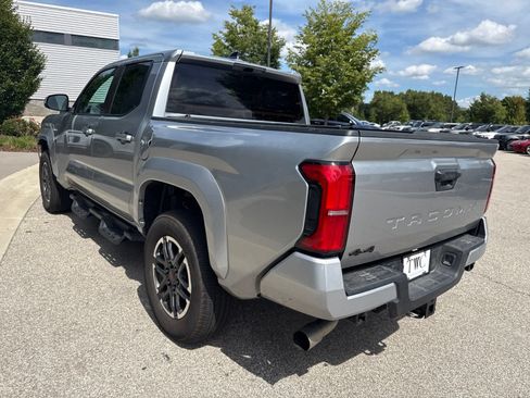 Used 2026 Toyota Tacoma TRD Sport AWD/4WD image 7