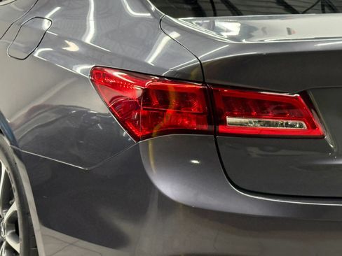 Used 2018 Acura TLX w/ Technology Package FWD image 12