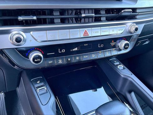 Used 2025 Kia Telluride S FWD image 22