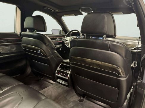 Used 2019 BMW 750i xDrive w/ Executive Package image 25