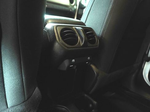Used 2021 Jeep Wrangler Unlimited Sport AWD/4WD image 13