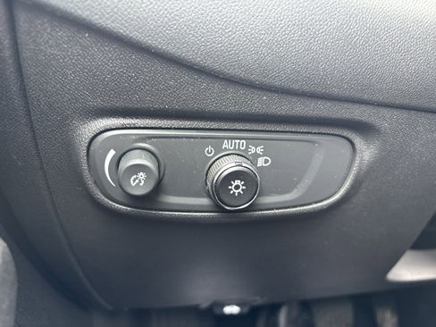 Used 2024 Chevrolet Equinox LT image 30