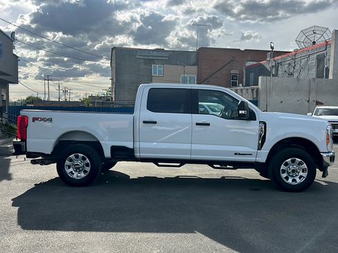 Used 2024 Ford F250 XLT w/ FX4 Off-Road Package AWD/4WD image 2