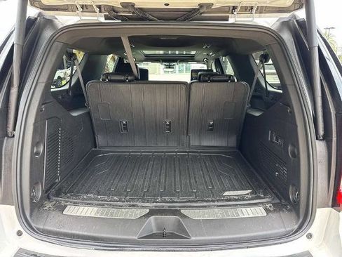 Used 2024 GMC Yukon XL Denali w/ Denali Reserve Package RWD image 10