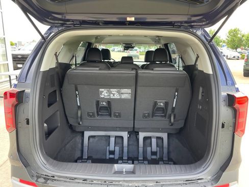 New 2026 Kia Carnival FWD image 14