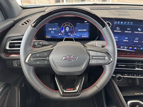 New 2026 Chevrolet Traverse RS w/ LPO, Floor Liner Package FWD image 32