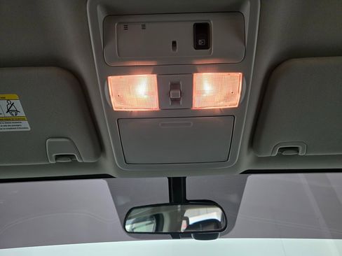 Used 2019 Nissan Titan S image 33