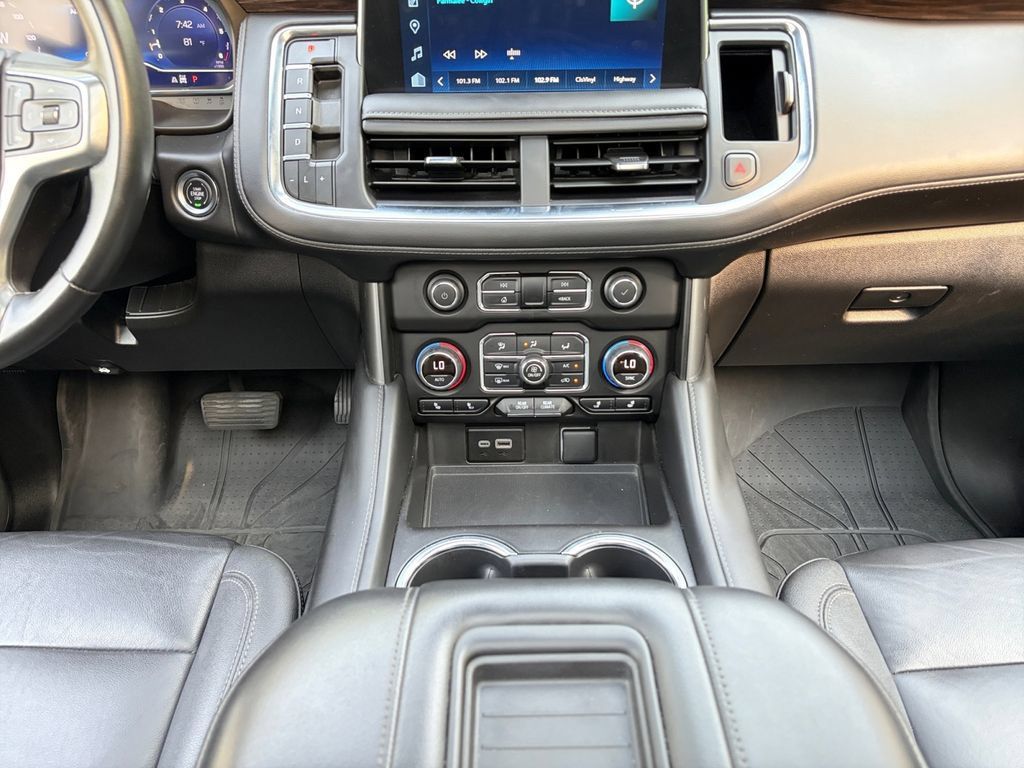 Used 2024 Chevrolet Suburban Z71 AWD/4WD image 18