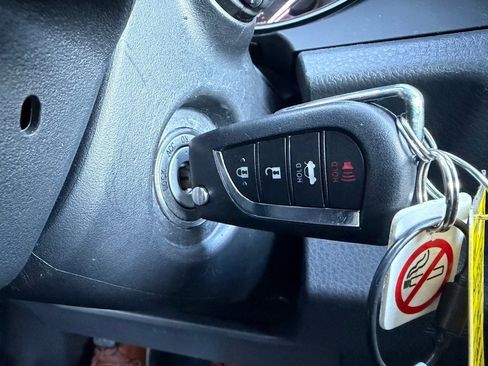 Used 2024 Toyota Camry SE image 25