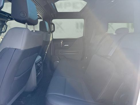 Used 2025 GMC Hummer EV 3X AWD/4WD image 9