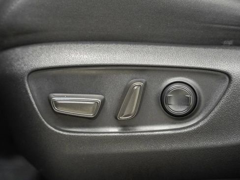 Used 2022 Toyota RAV4 XLE AWD/4WD image 30