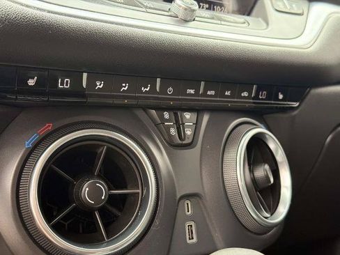 Used 2021 Chevrolet Blazer LT FWD image 23