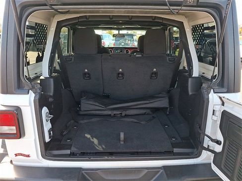 Used 2021 Jeep Wrangler Unlimited Rubicon image 28