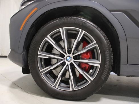Used 2022 BMW X6 xDrive40i w/ M Sport Package image 24