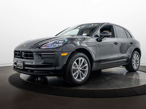 Certified 2026 Porsche Macan AWD/4WD image 1