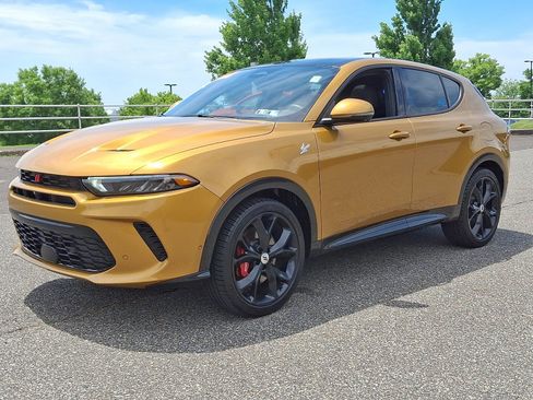 Used 2024 Dodge Hornet R/T Plus w/ Track Pack AWD/4WD image 3