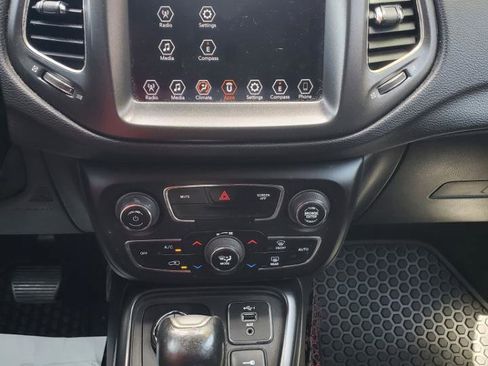 Used 2019 Jeep Compass Trailhawk AWD/4WD image 9