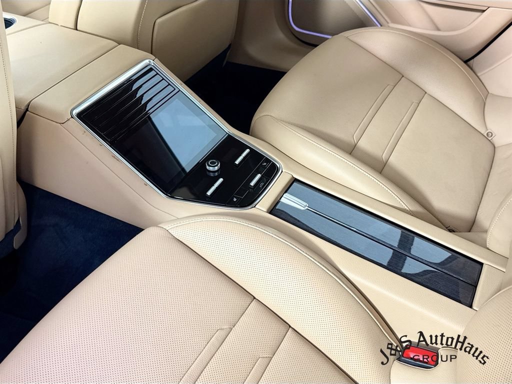 Used 2023 Porsche Panamera 4 Platinum Edition AWD/4WD image 32