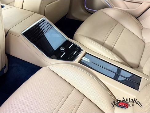 Used 2023 Porsche Panamera 4 Platinum Edition AWD/4WD image 32