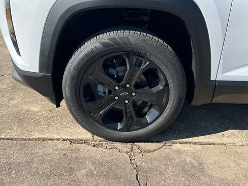 New 2026 Chevrolet Equinox LT w/ Convenience Package II image 24