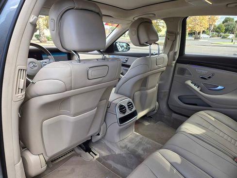 Used 2019 Mercedes-Benz S 560 Sedan image 17