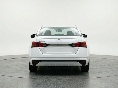 Used 2025 Nissan Altima 2.5 SV image 7