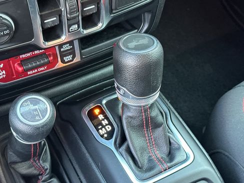 Used 2023 Jeep Wrangler Unlimited Rubicon image 22