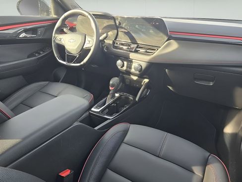 Used 2024 Chevrolet TrailBlazer RS w/ Driver Confidence Package image 24