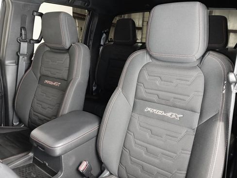 Used 2023 Nissan Frontier PRO-4X w/ Pro Convenience Package image 11