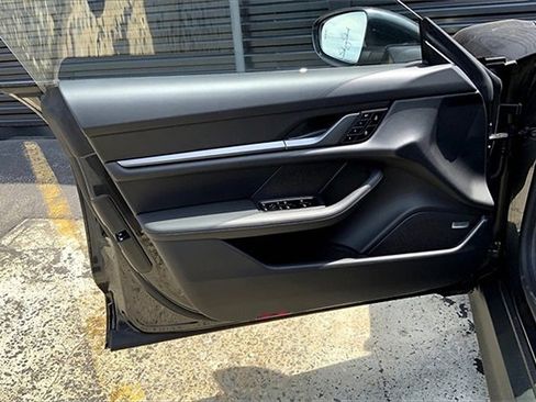 New 2025 Porsche Taycan image 26